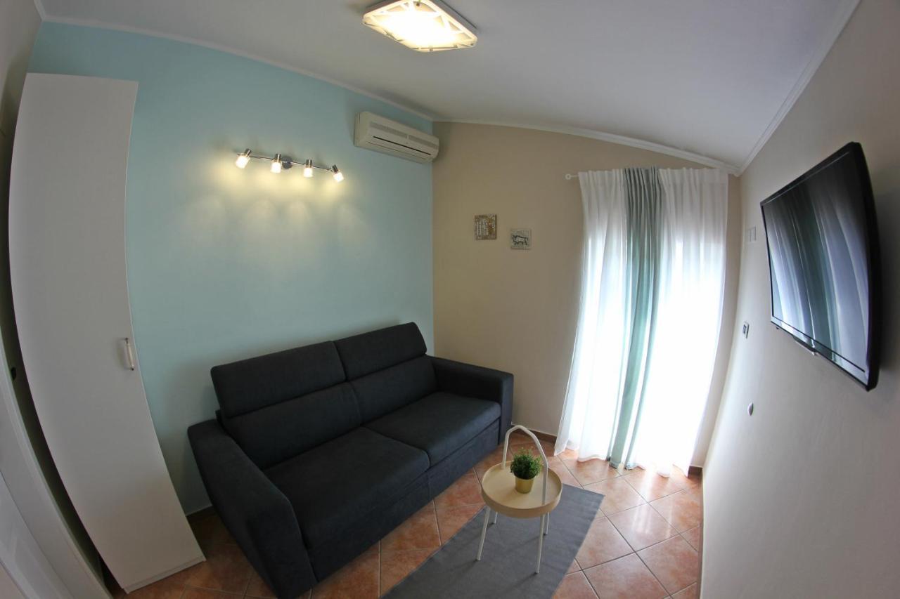 Room And Apartment Doris Lovrecica  Exterior photo